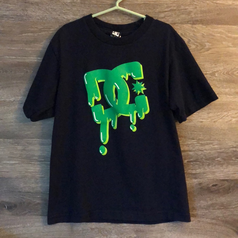 DC graphic tee, dark navy blue, boys Small